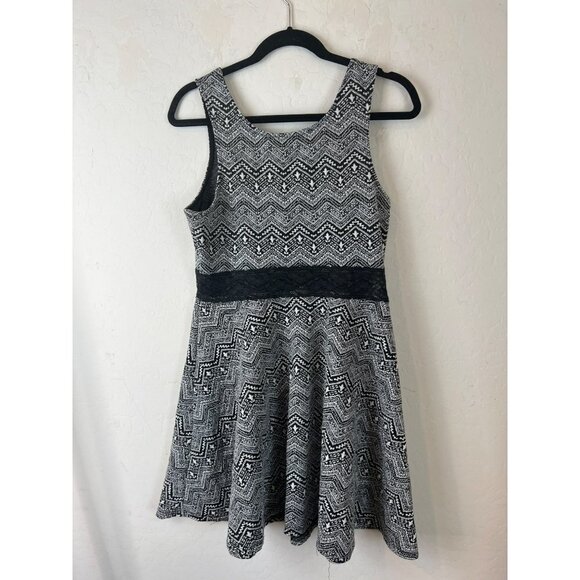 Bailey Blue Juniors Sz XL Sheer Lace Waistline Novelty Print Black and White Tan - Picture 5 of 7